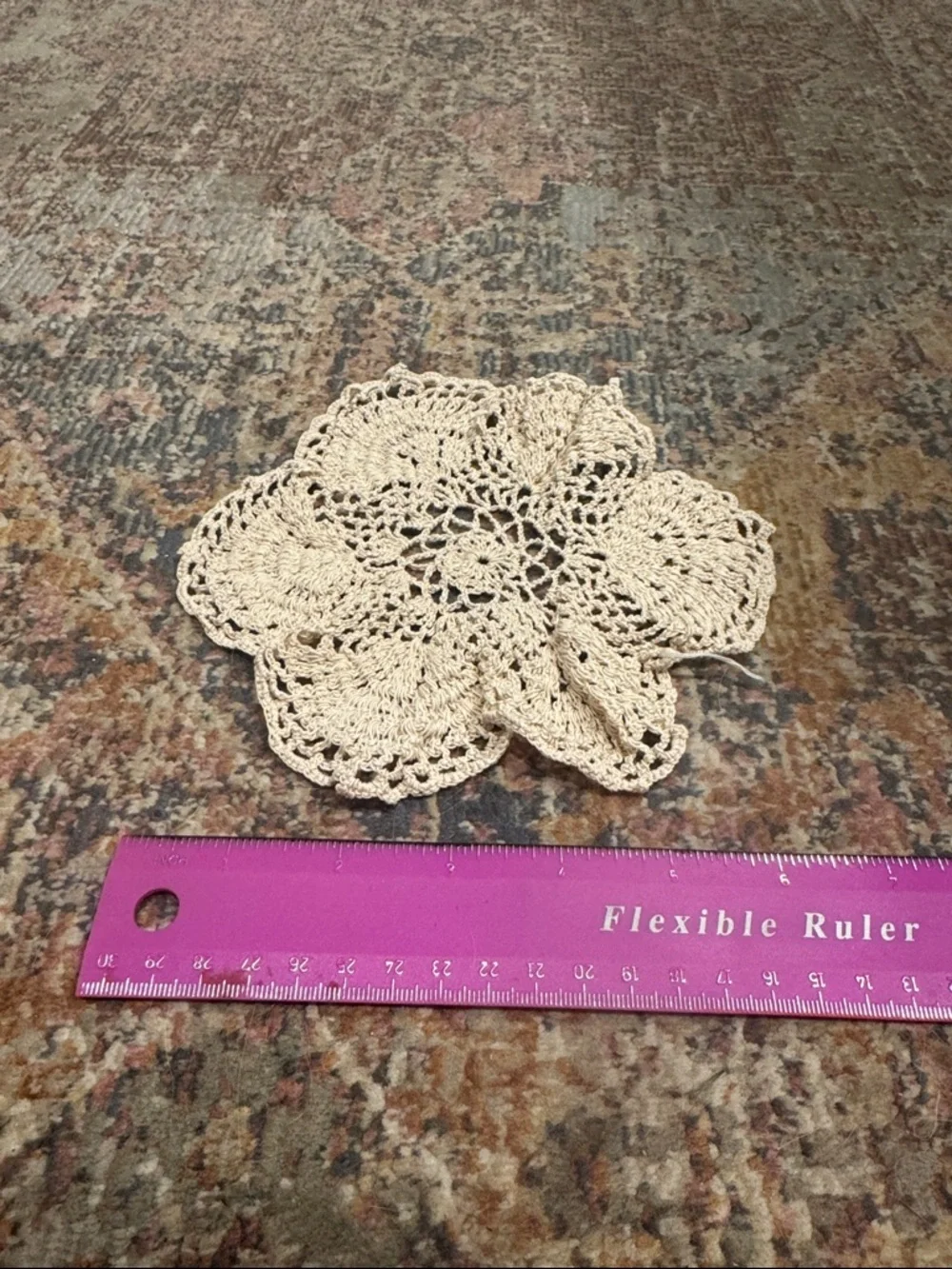 Set of 4 Vintage Lace Crochet Dollies, White / Cream / Tan, Floral Pattern